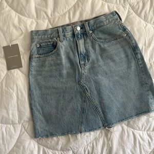 LIKE NEW Everlane The Denim Reconstructed Skirt in Vintage Light Blue Raw Hem 28
